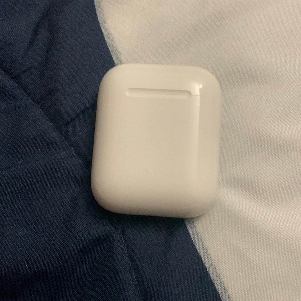 Apple Airpods (100% authentic)